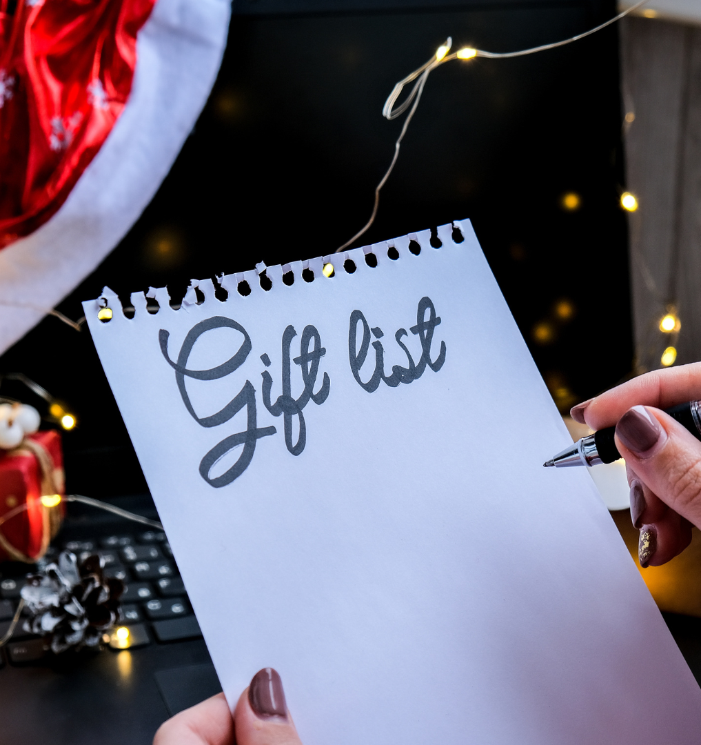 A gift list is a holiday essential! 